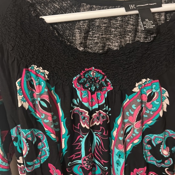 Women’s long sleeve dressy top - Picture 2 of 4